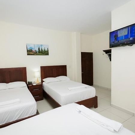Hotel Mediterraneo Inn Santa Rosa de Lima Eksteriør bilde