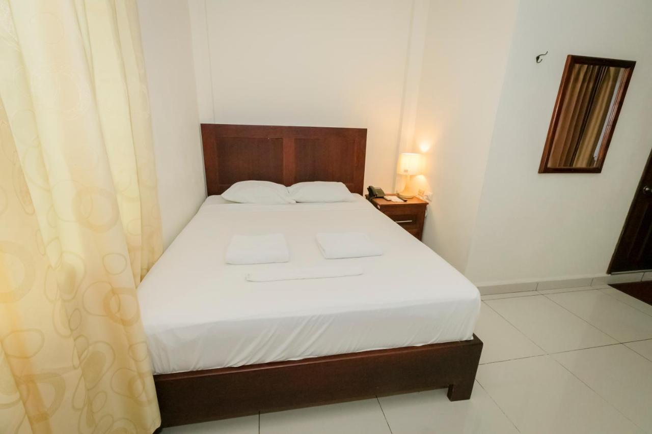 Hotel Mediterraneo Inn Santa Rosa de Lima Eksteriør bilde