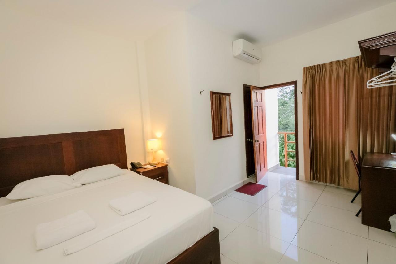 Hotel Mediterraneo Inn Santa Rosa de Lima Eksteriør bilde
