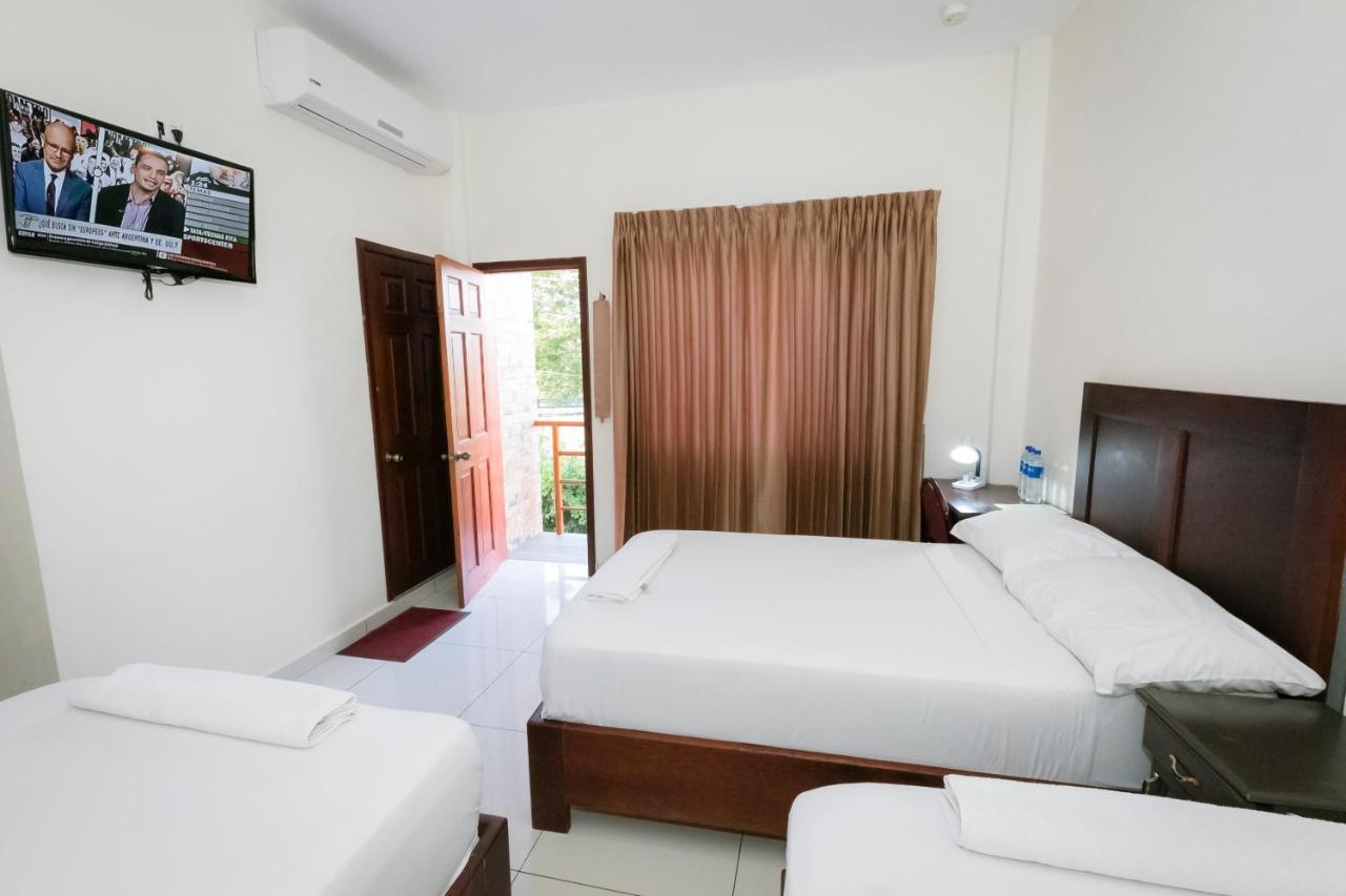 Hotel Mediterraneo Inn Santa Rosa de Lima Eksteriør bilde