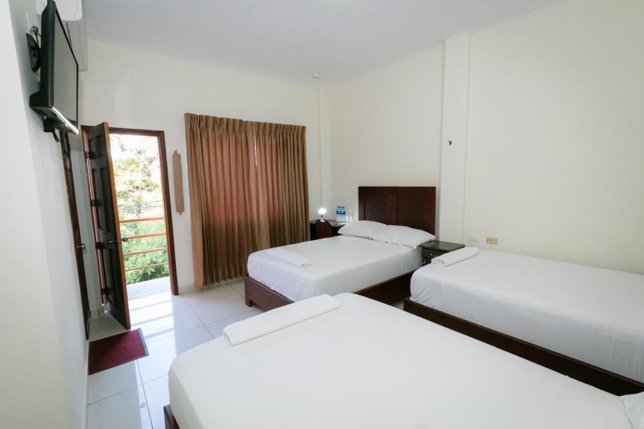 Hotel Mediterraneo Inn Santa Rosa de Lima Eksteriør bilde