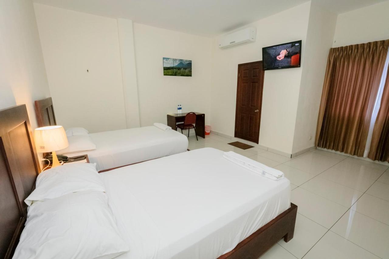 Hotel Mediterraneo Inn Santa Rosa de Lima Eksteriør bilde