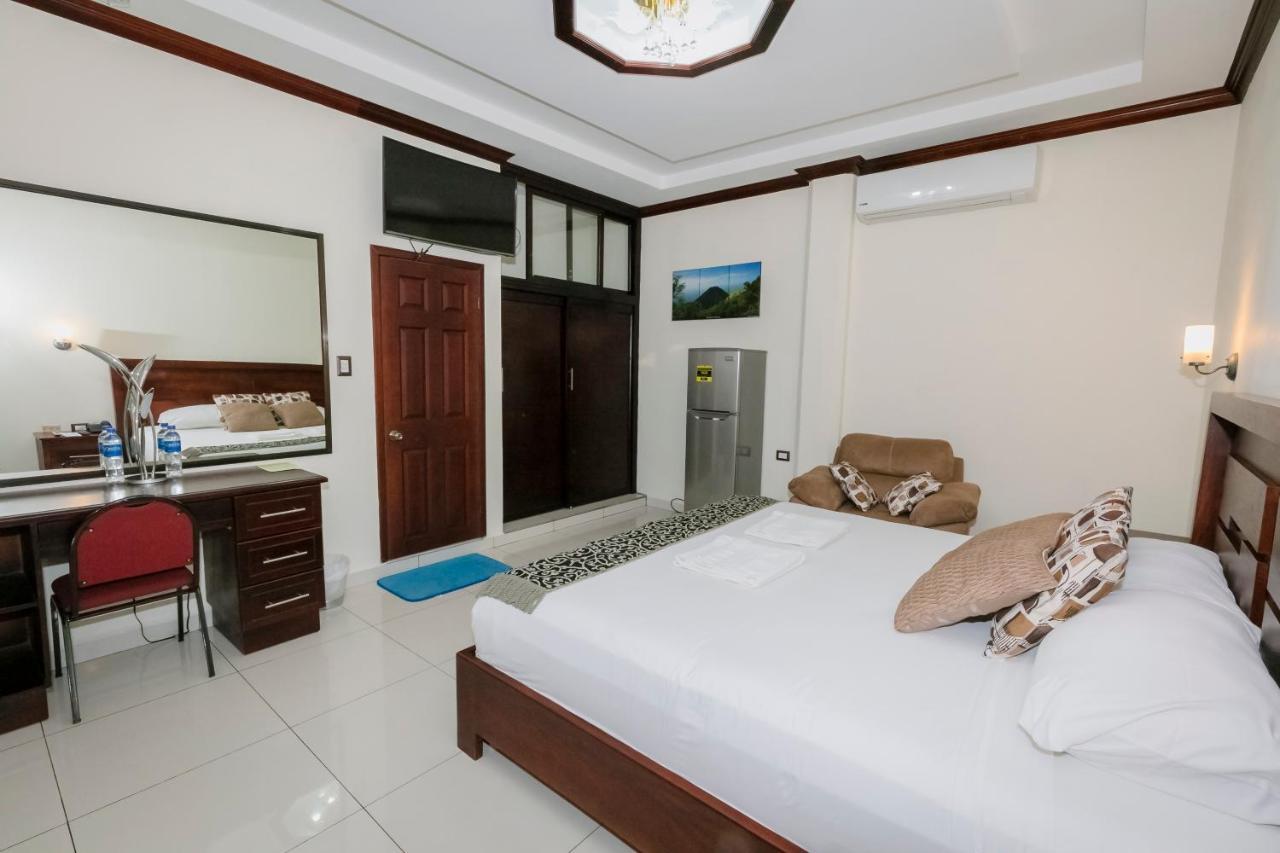 Hotel Mediterraneo Inn Santa Rosa de Lima Eksteriør bilde
