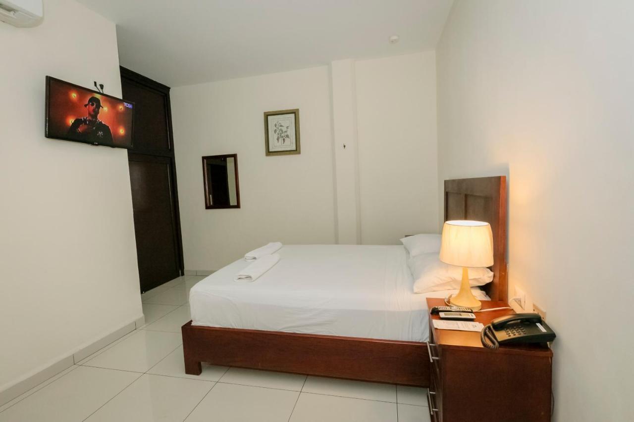 Hotel Mediterraneo Inn Santa Rosa de Lima Eksteriør bilde
