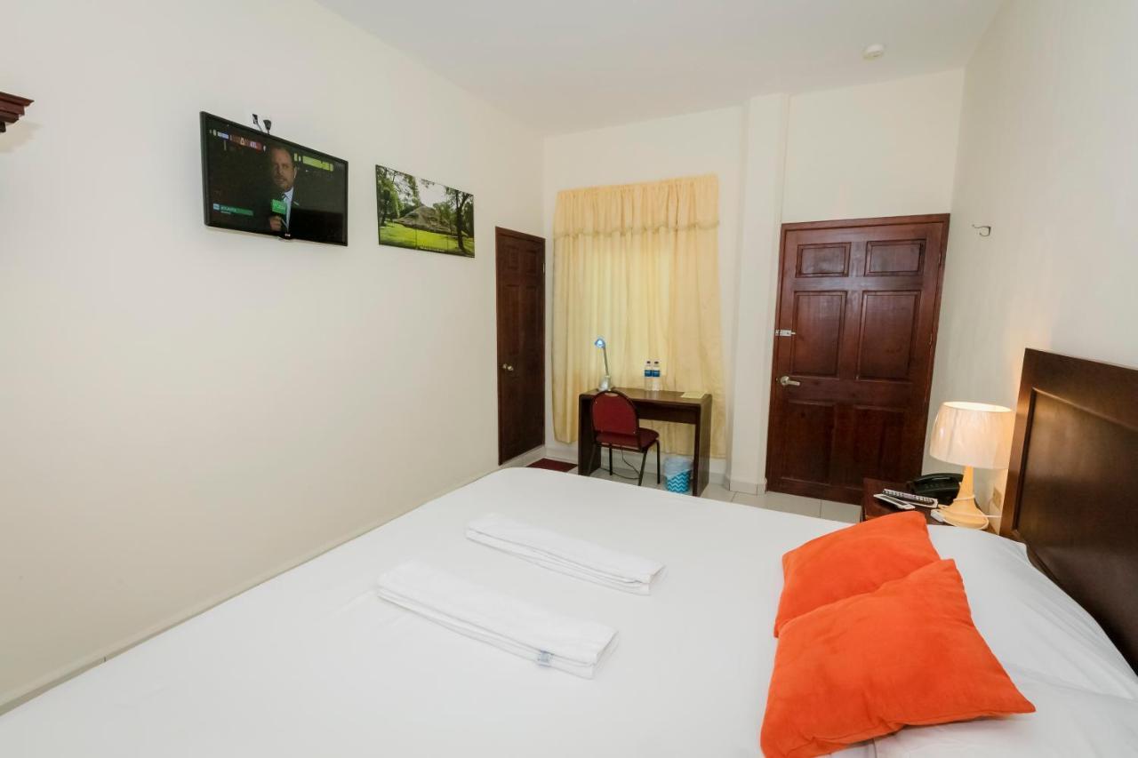Hotel Mediterraneo Inn Santa Rosa de Lima Eksteriør bilde