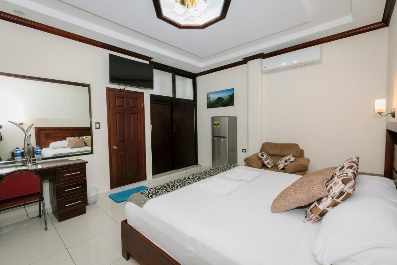 Hotel Mediterraneo Inn Santa Rosa de Lima Eksteriør bilde