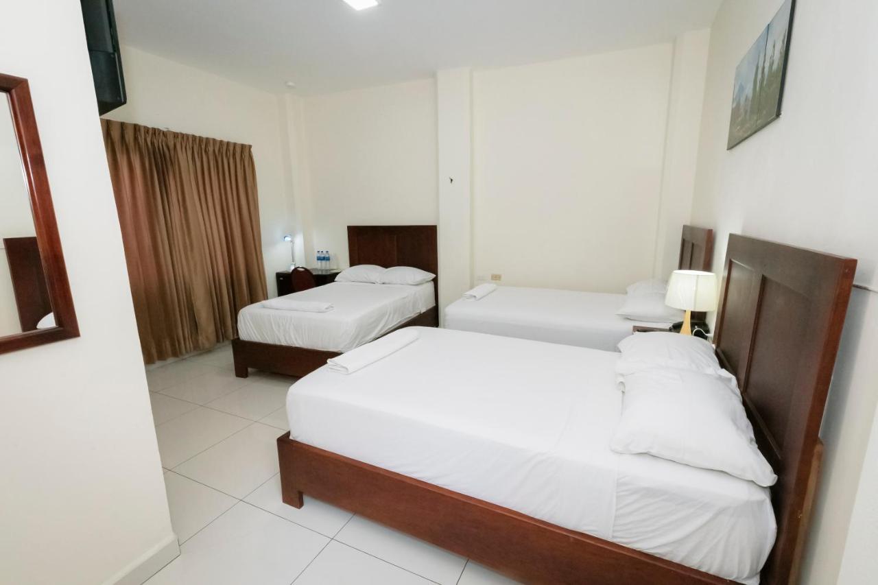 Hotel Mediterraneo Inn Santa Rosa de Lima Eksteriør bilde