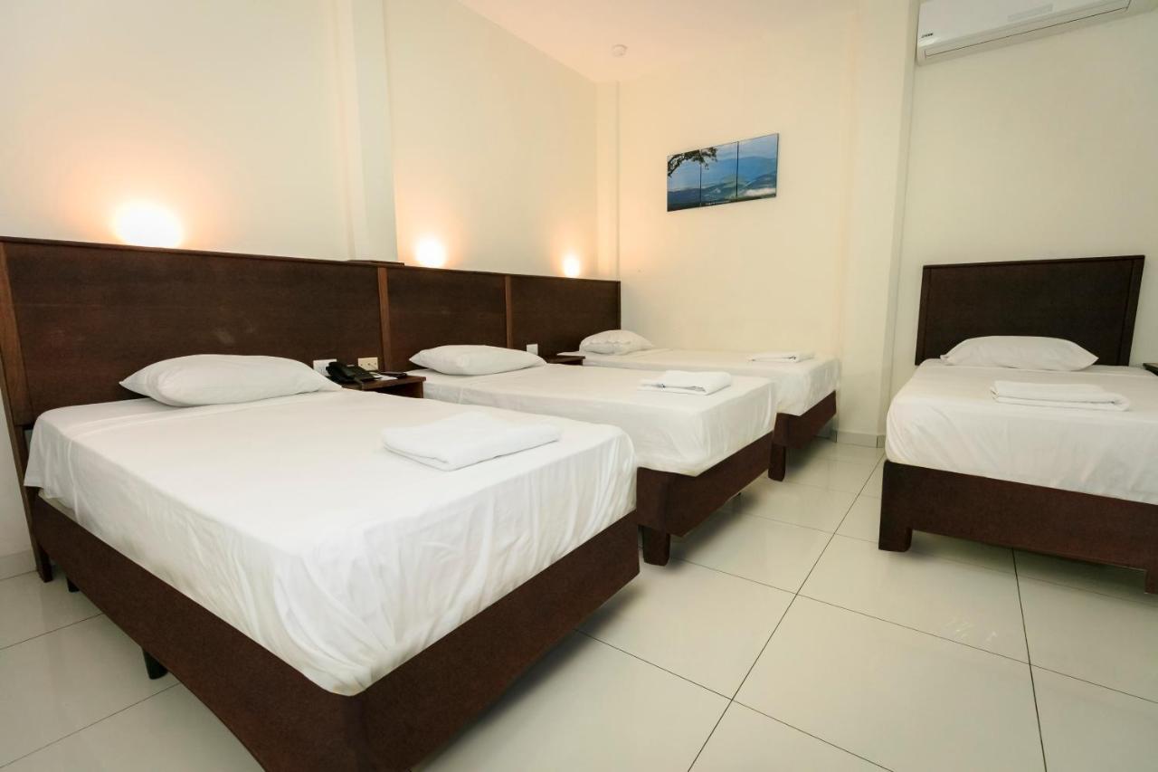 Hotel Mediterraneo Inn Santa Rosa de Lima Eksteriør bilde